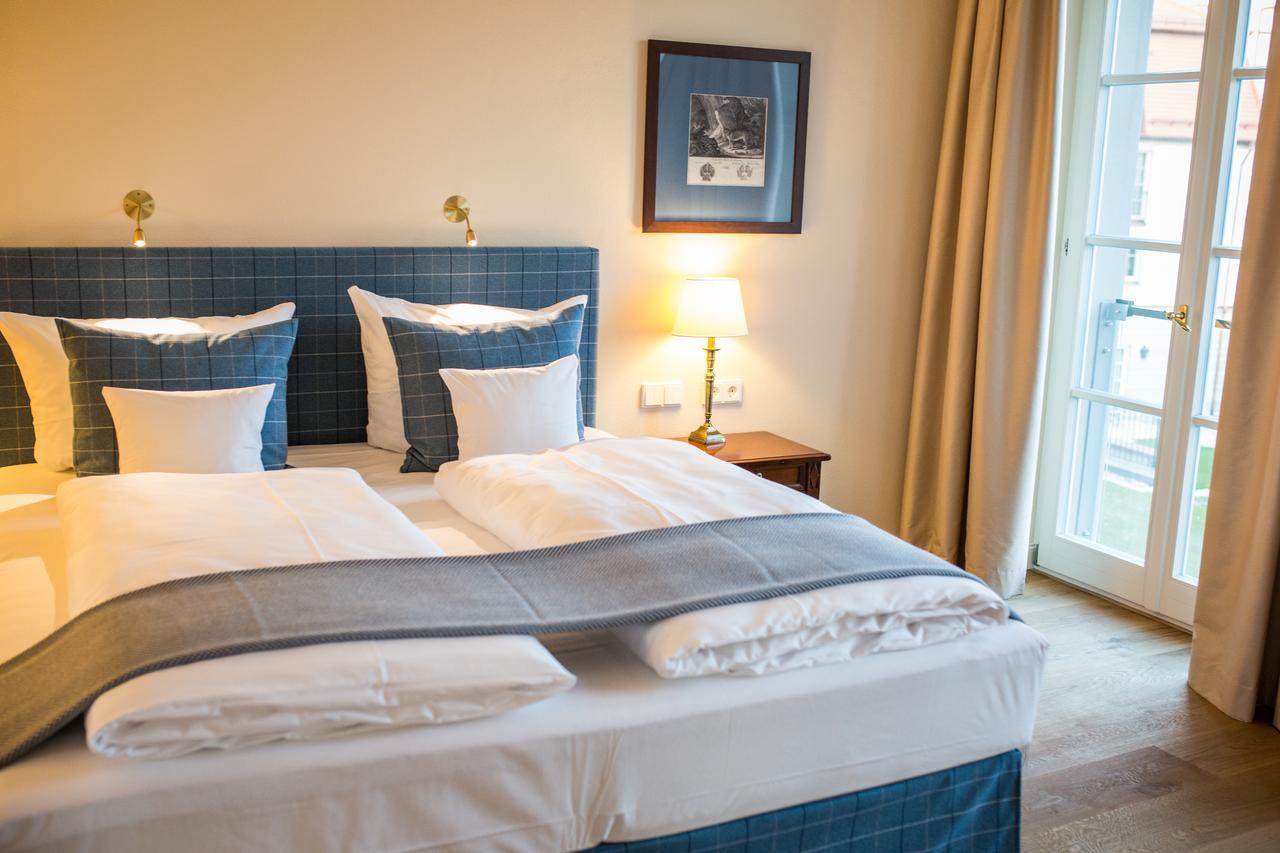 Hotel Schloss Leitheim Quarto foto